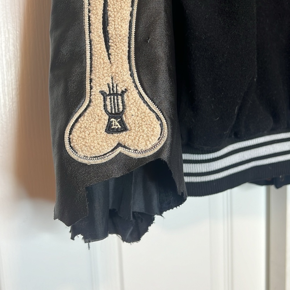 Aelfric Eden "Bone" PU Flocking Black Varsity Jacket Mens Size: Medium - Picture 8 of 9